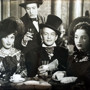 Antonio Annaloro sul set del film Romanticismo, 1950